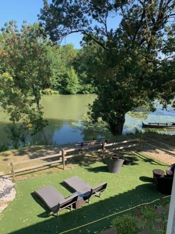 Logis Auberge De La Riviere Les Velluire-sur-Vendee Bagian luar foto