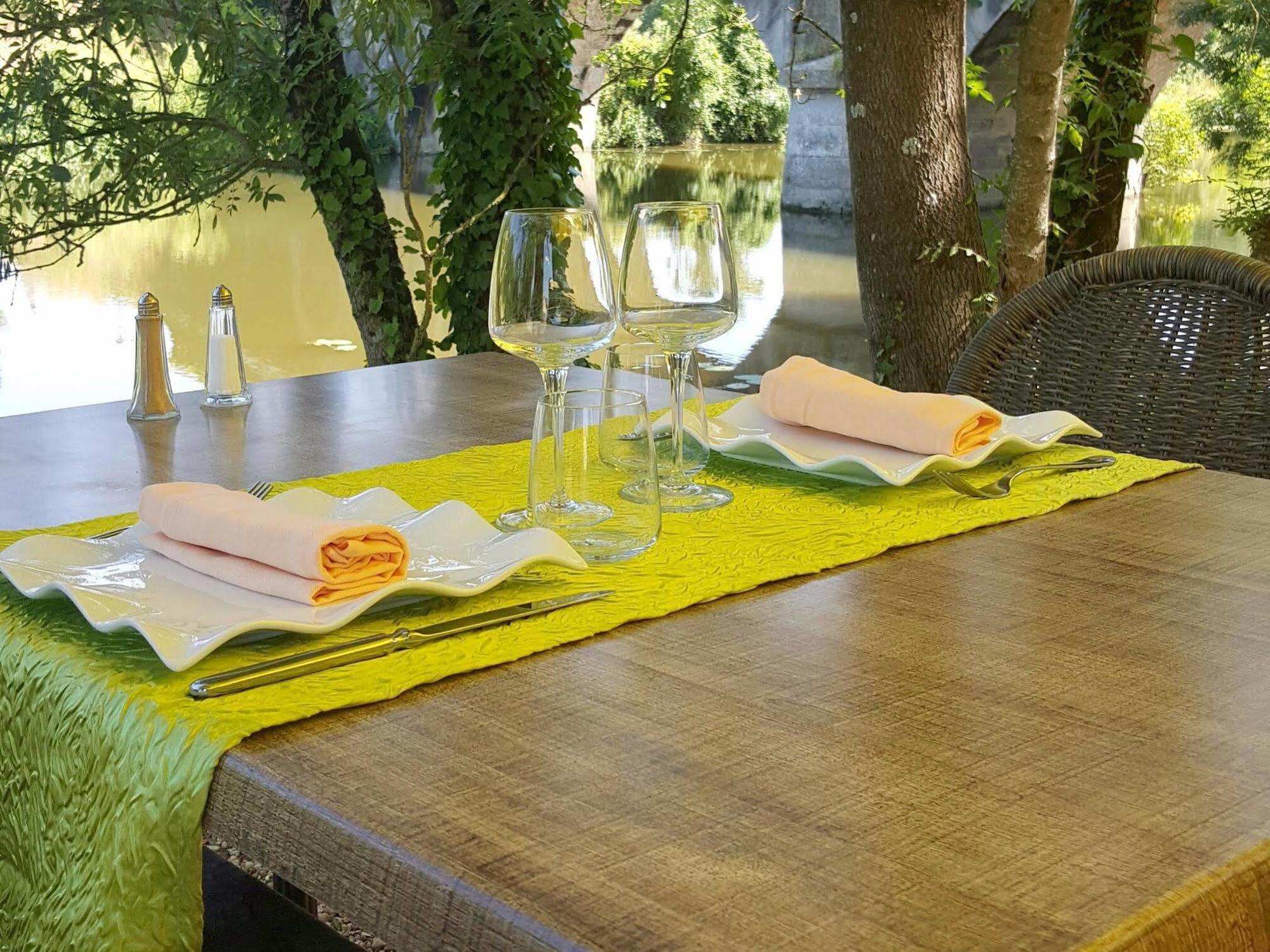Logis Auberge De La Riviere Les Velluire-sur-Vendee Bagian luar foto