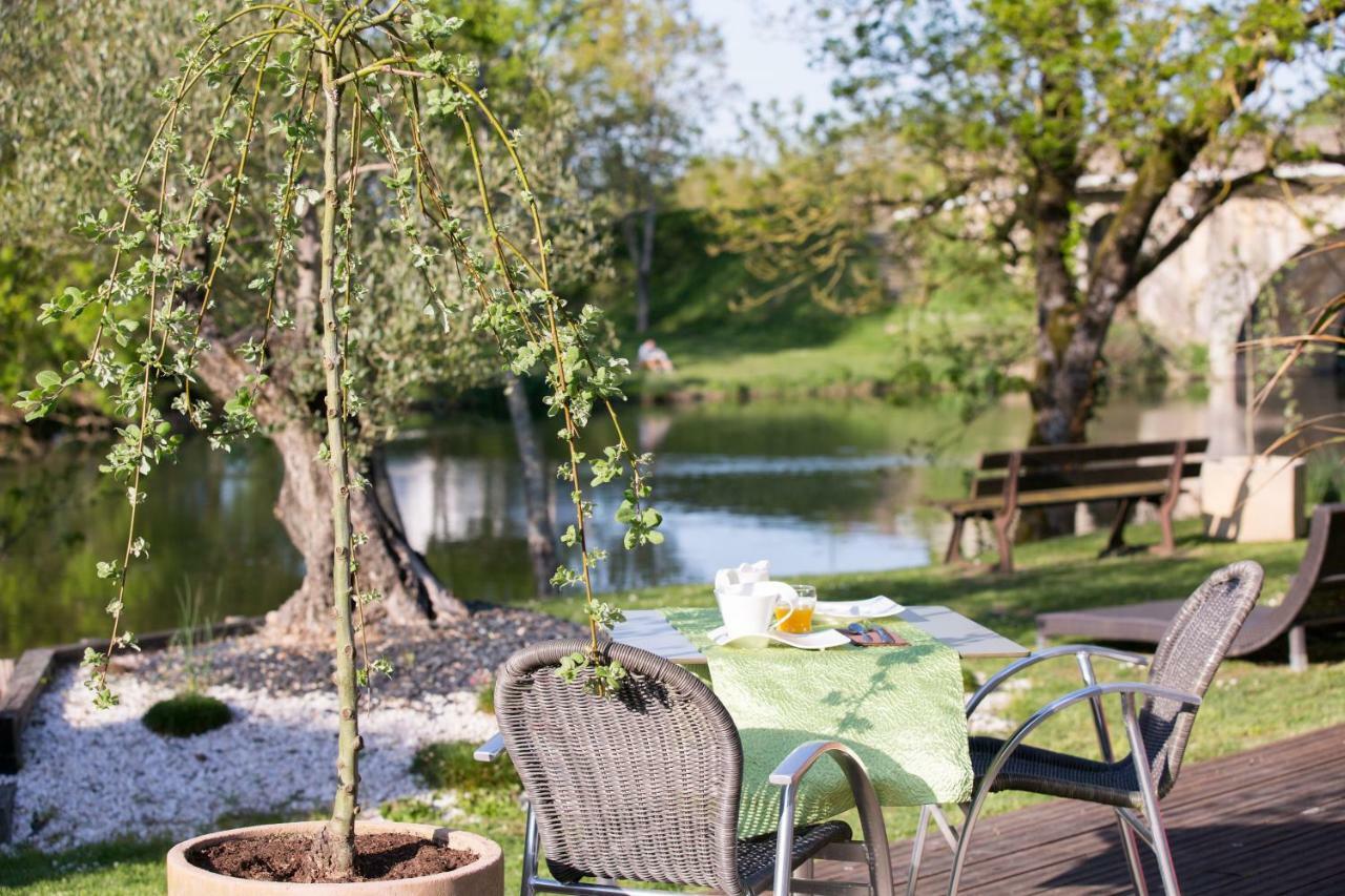 Logis Auberge De La Riviere Les Velluire-sur-Vendee Bagian luar foto